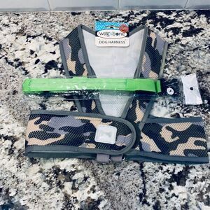 Dog harness and light up collar
NWT